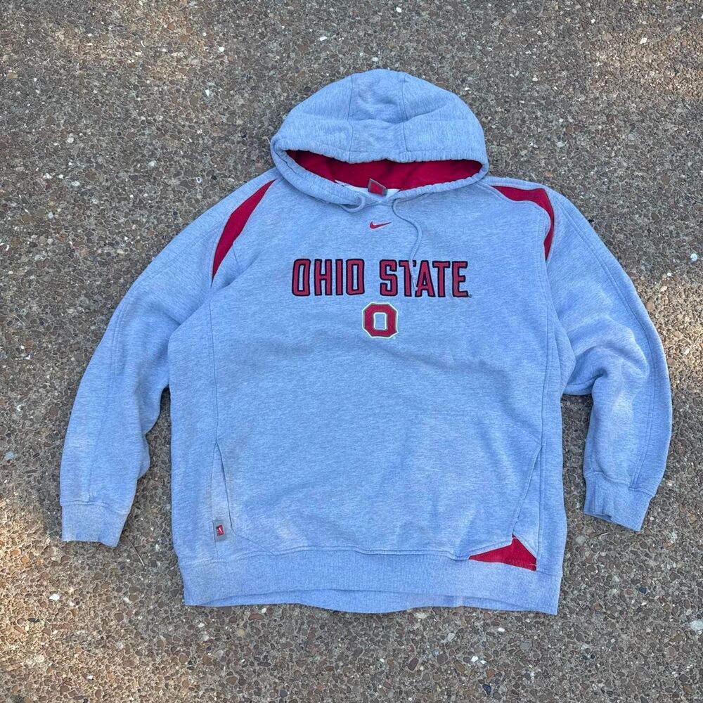 Nike Men's Grey Hoodie